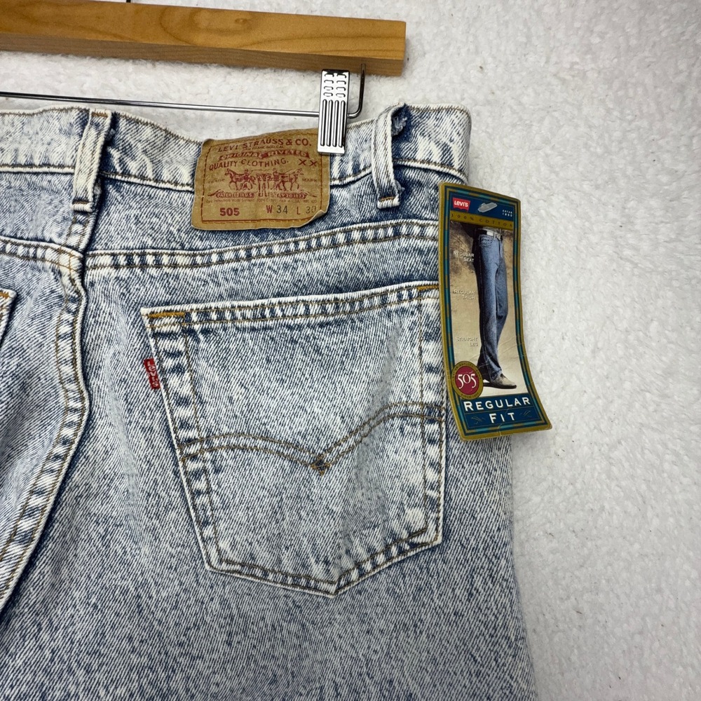 Vintage Levis 505 Mens 34x30 Acid Wash Jeans Made in USA Blue Denim 505-4822